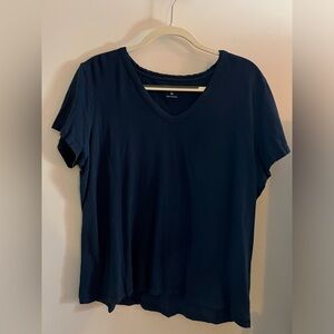 Women’s Lucky Brand navy V neck tshirt